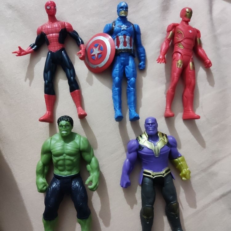 Iconic Super Heroes Pack Of 5 With Lights