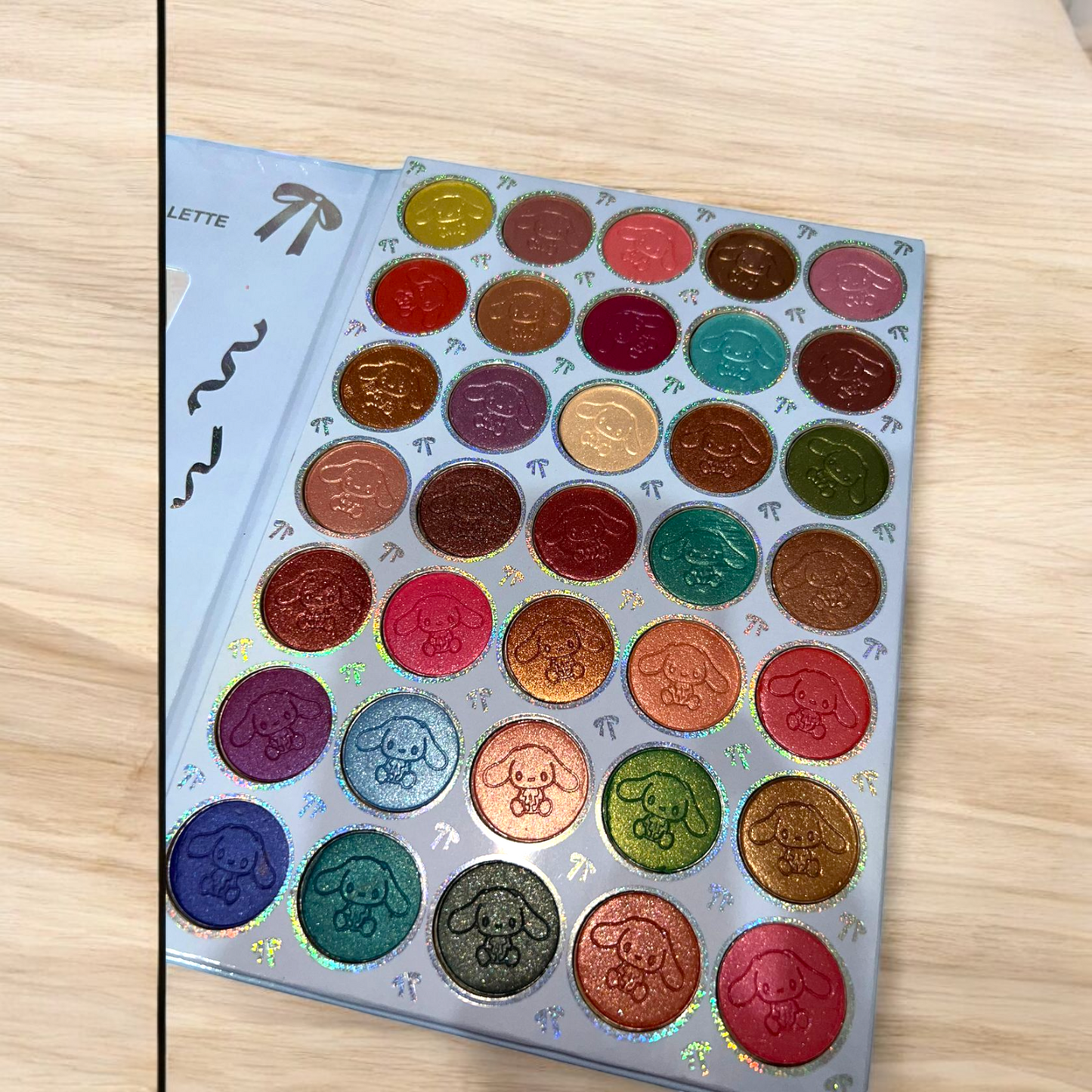 Sanrio 35 Colors Eye Shadow Pallete