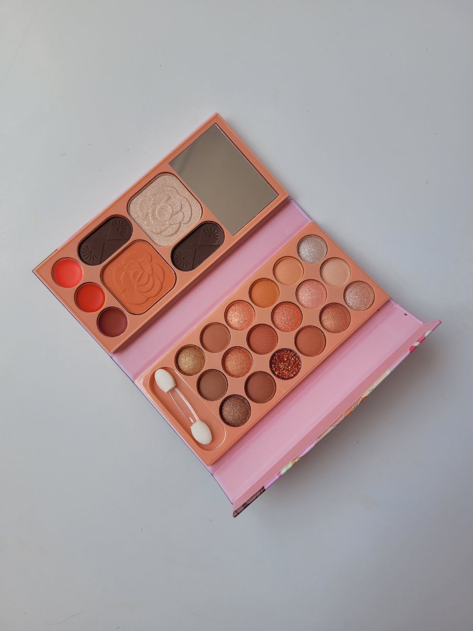 Anylady Sweet Donut Bear All In One Makeup Pallete