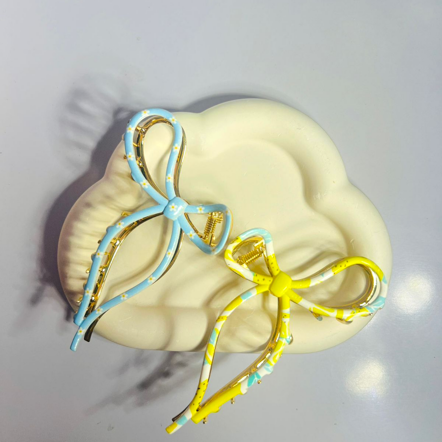 Pinteresty Bow Hair Catcher