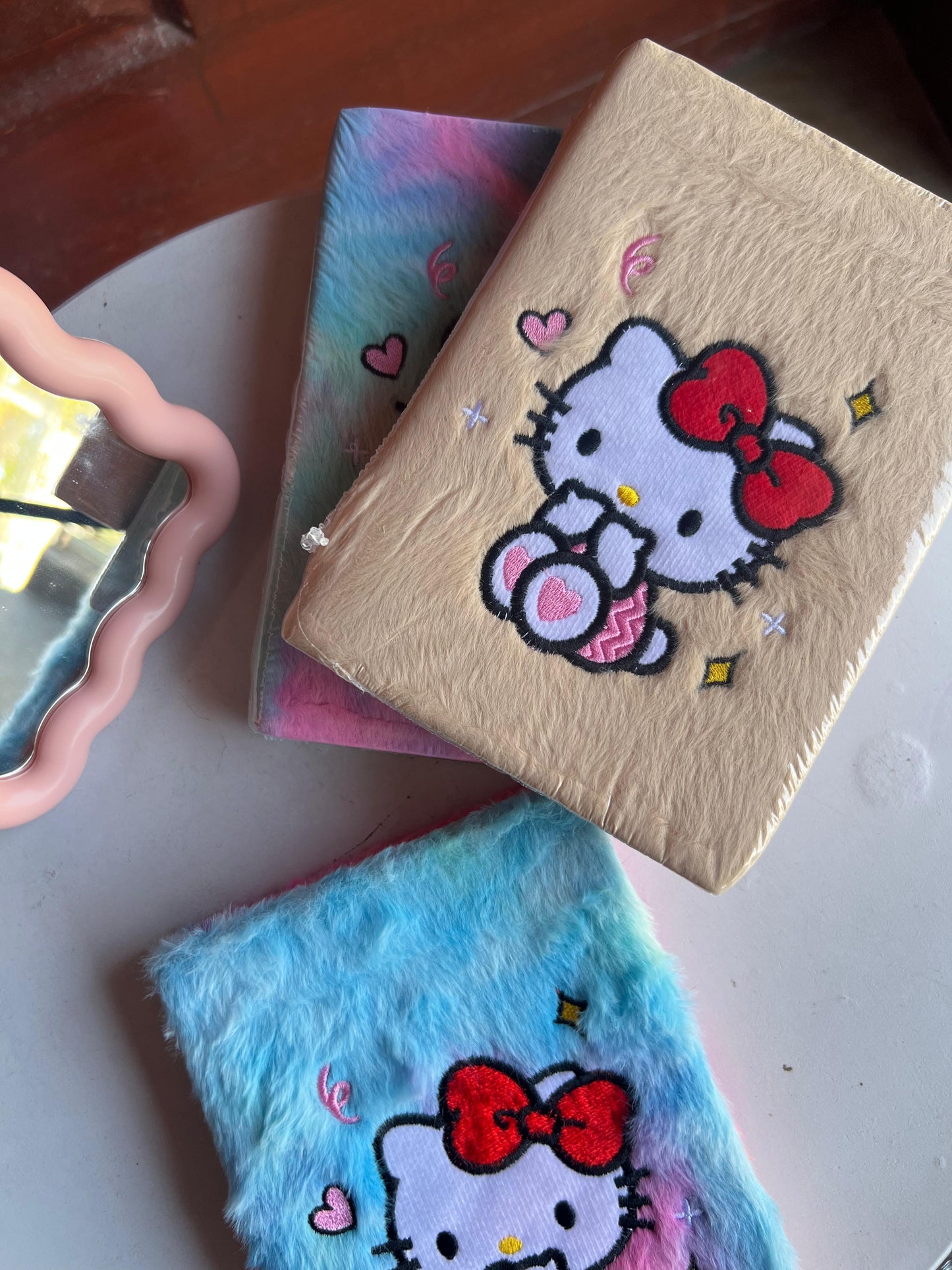 Hello Kitty Furry Cover 3-Page Makeup Book