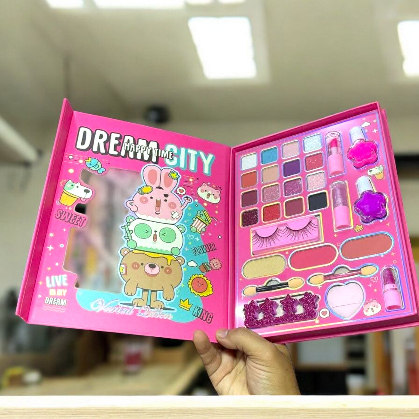 Dream City Kids Makeup Set – All-in-One Beauty Book