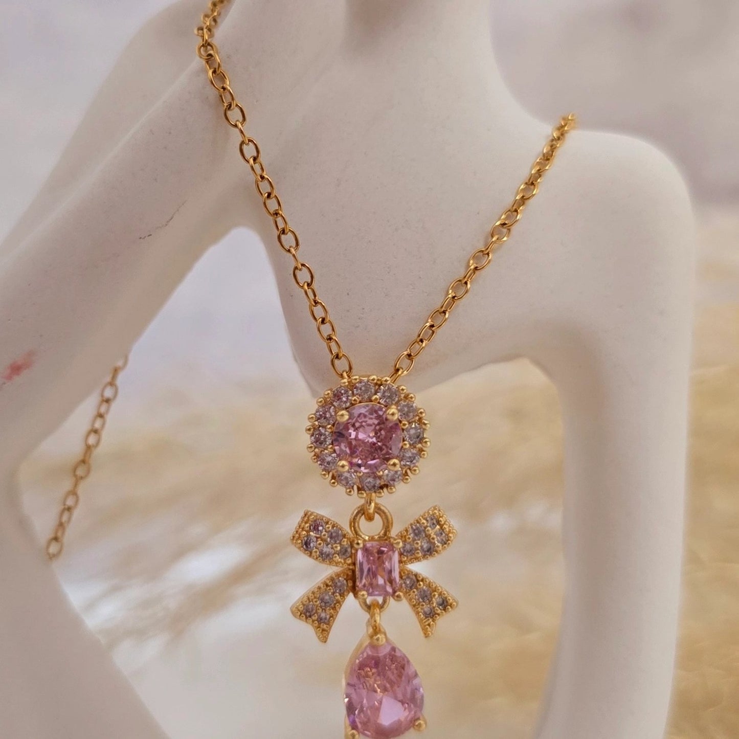 Bow Necklace