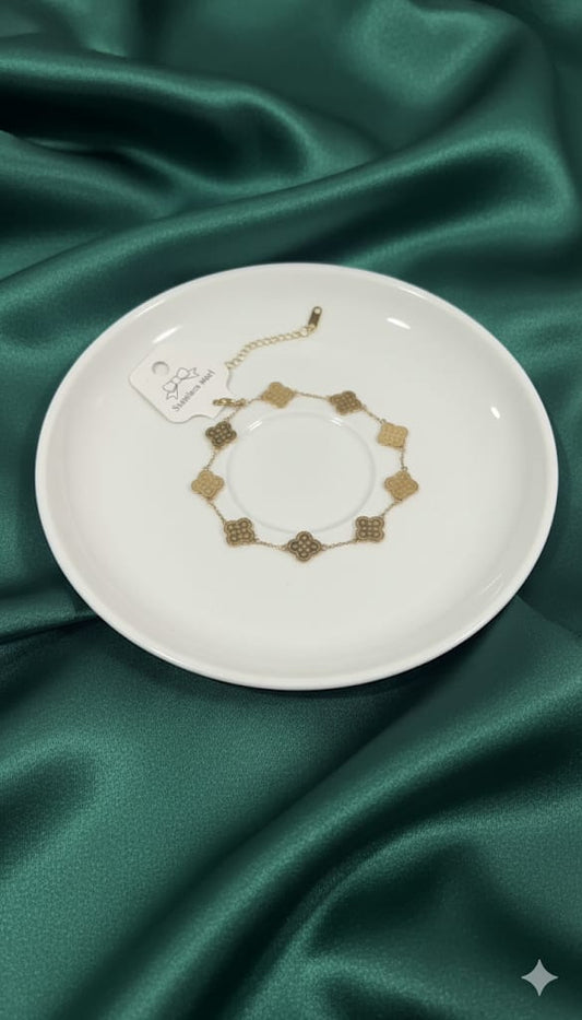 Classy Gold Bracelet Stainless Steel