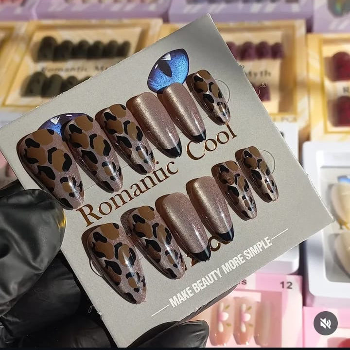 Leopard Cheeta Print Nails With Glue Stickers