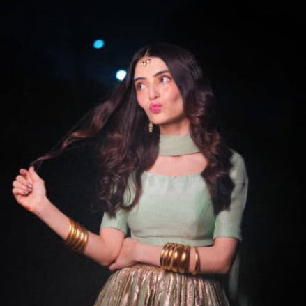 2 Karas & 4 Viral Golden Bangles Set