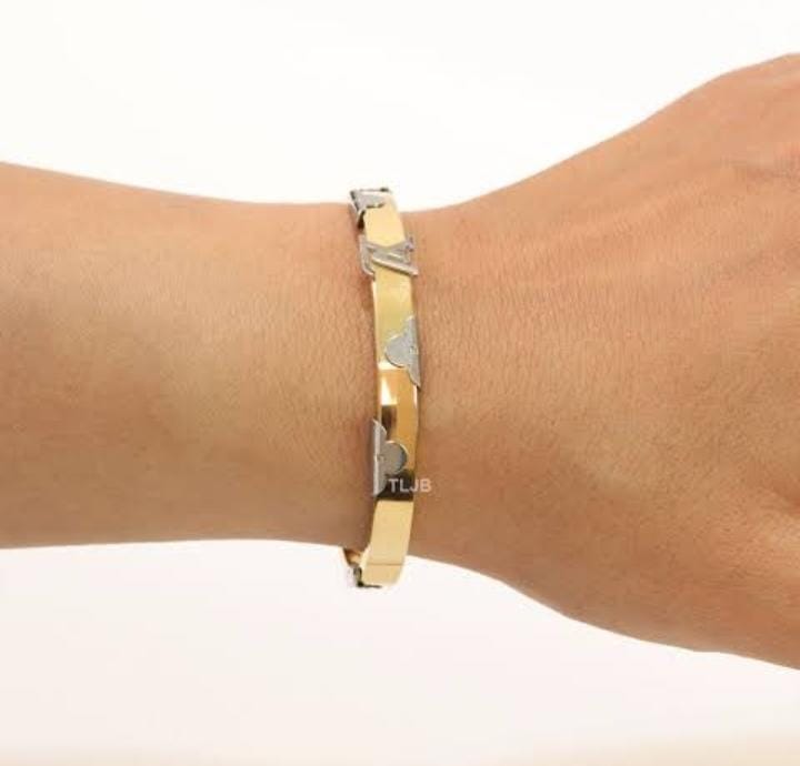 Luxurious Look Stainless Steel Handcuff