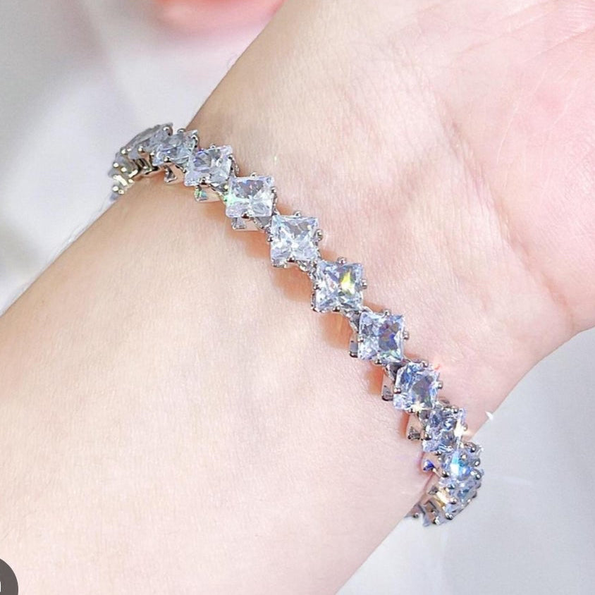 Zircon Diamond Cut Adjustable Bracelet