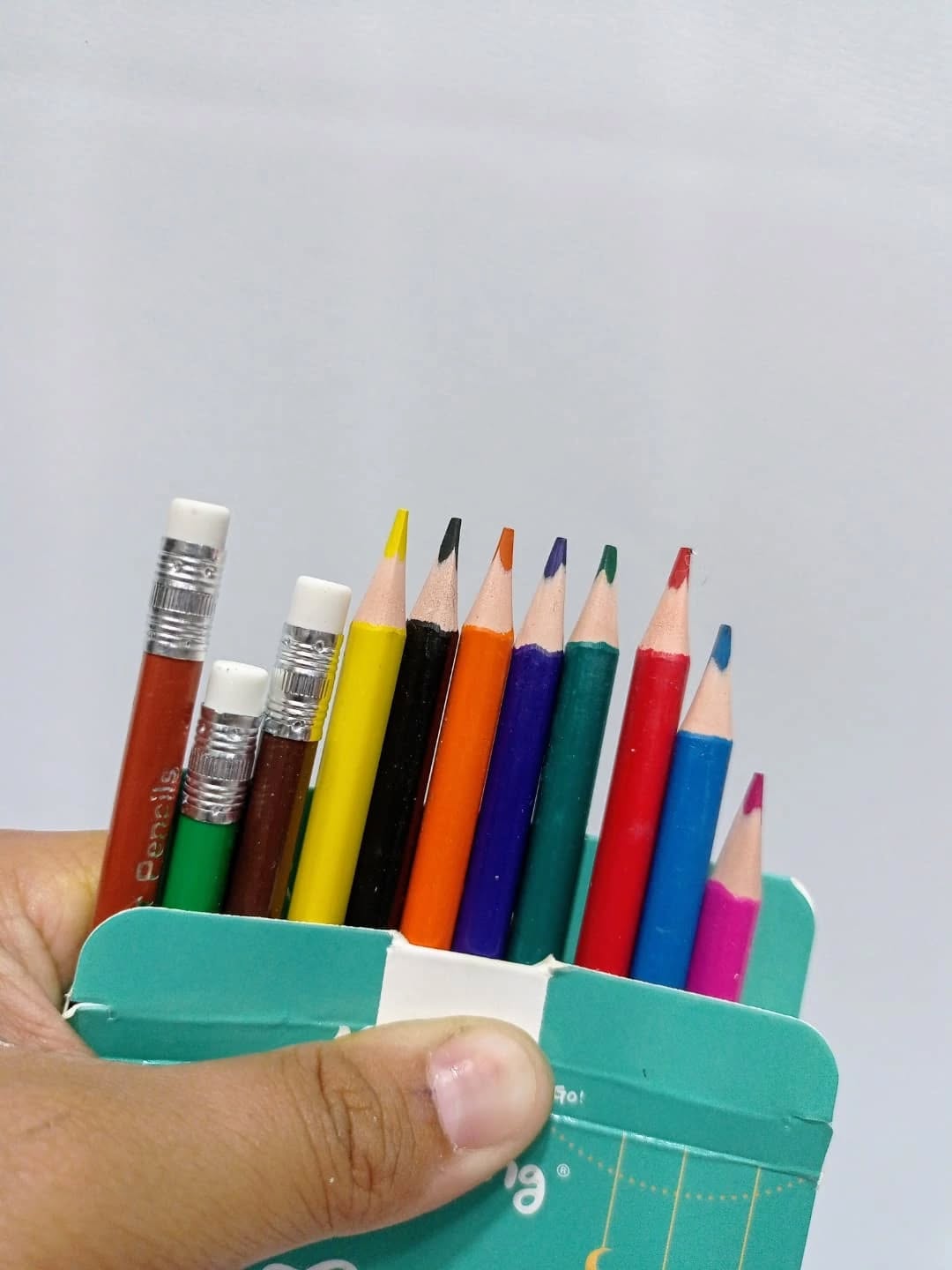 Yalong Muslim Color Pencils – 12 Shades with Erasers