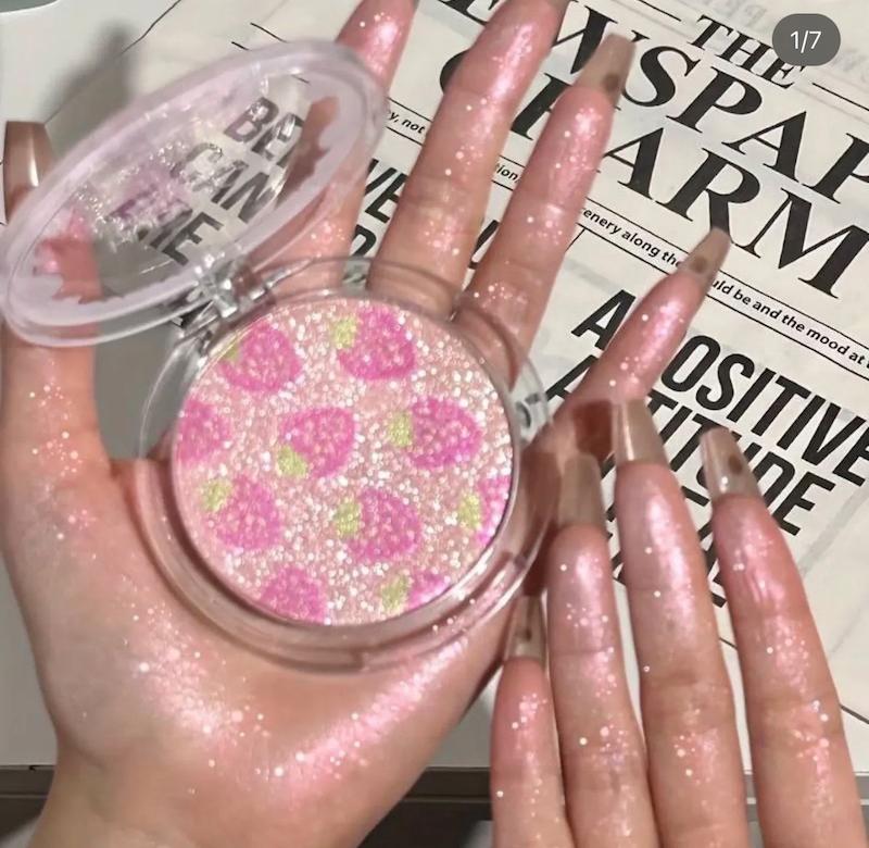 Strawberry Highlighter & Blush-On