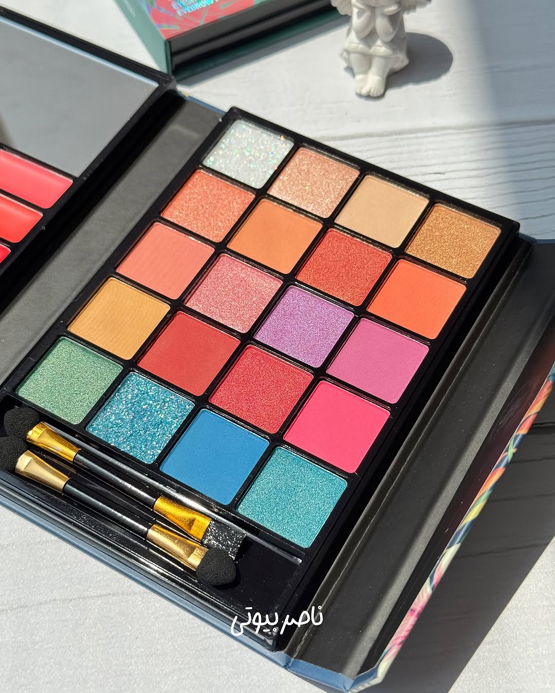 Anylady Colorful Tropical All In One Makeup Pallete